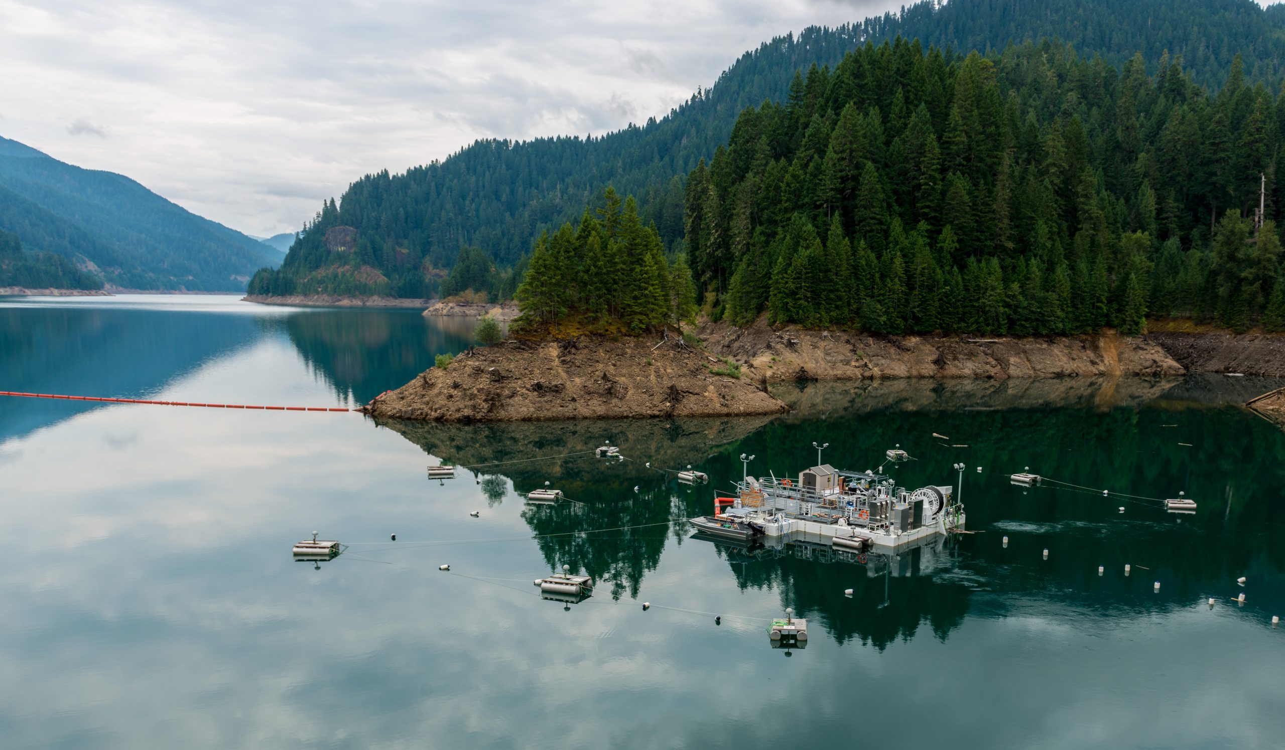 Prototype of a juvenile salmon collector at Cougar Dam, Oregon, 2014. Photo credit  A. W. (Tony) Grover.