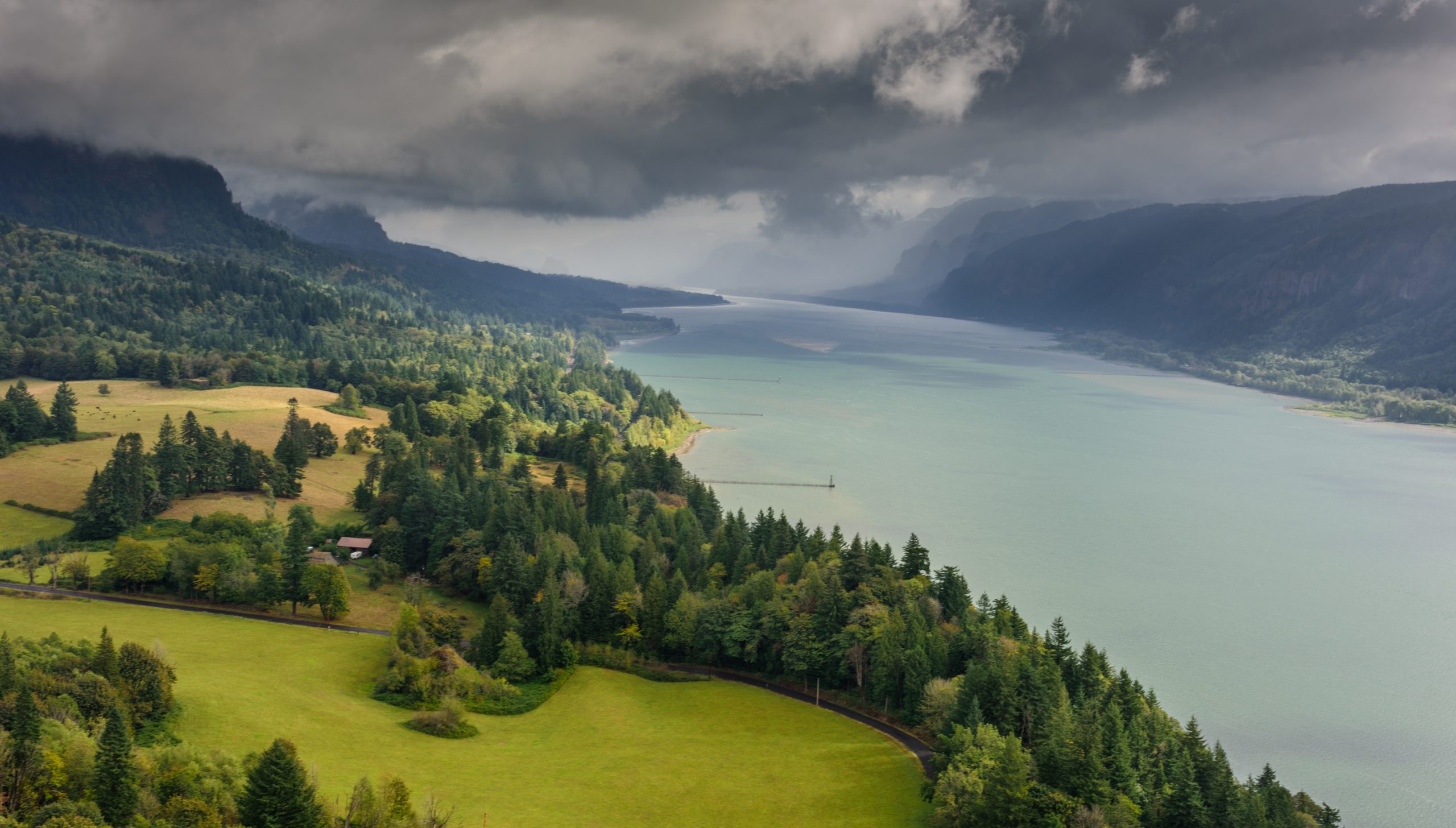 Bonneville Dam spilling water at the maximum allowable level of total dissolved gas saturation, Oregon, 2018. Photo credit  A. W.(Tony) Grover. 