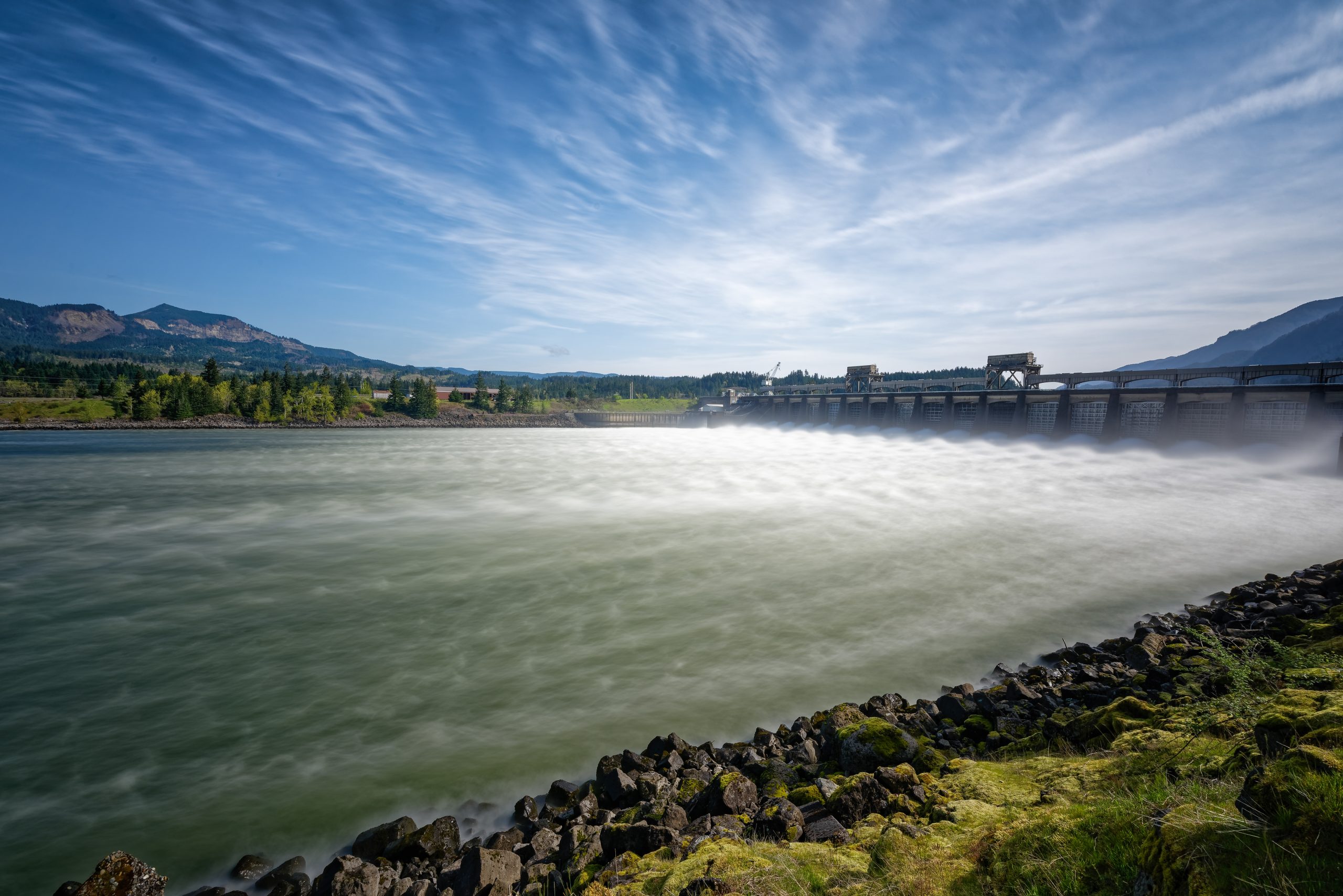 Bonneville Dam spilling water at the maximum allowable level of total dissolved gas saturation, Oregon, 2018. Photo credit  A. W.(Tony) Grover. 